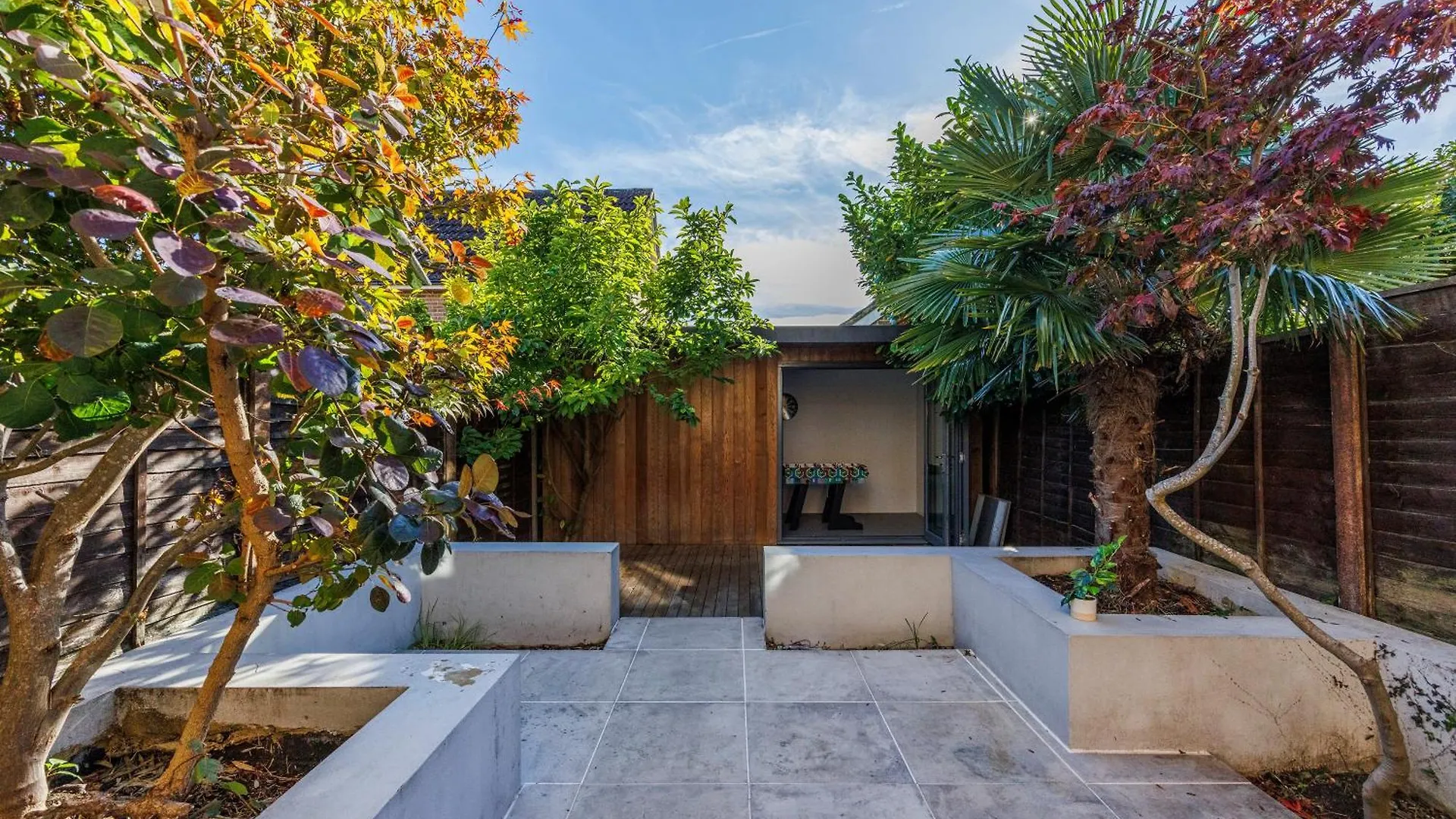 4 Bed Townhouse In Uxbridge Ideal For Families Or Contractors By Av Stays Short Lets Хитроу 0*,