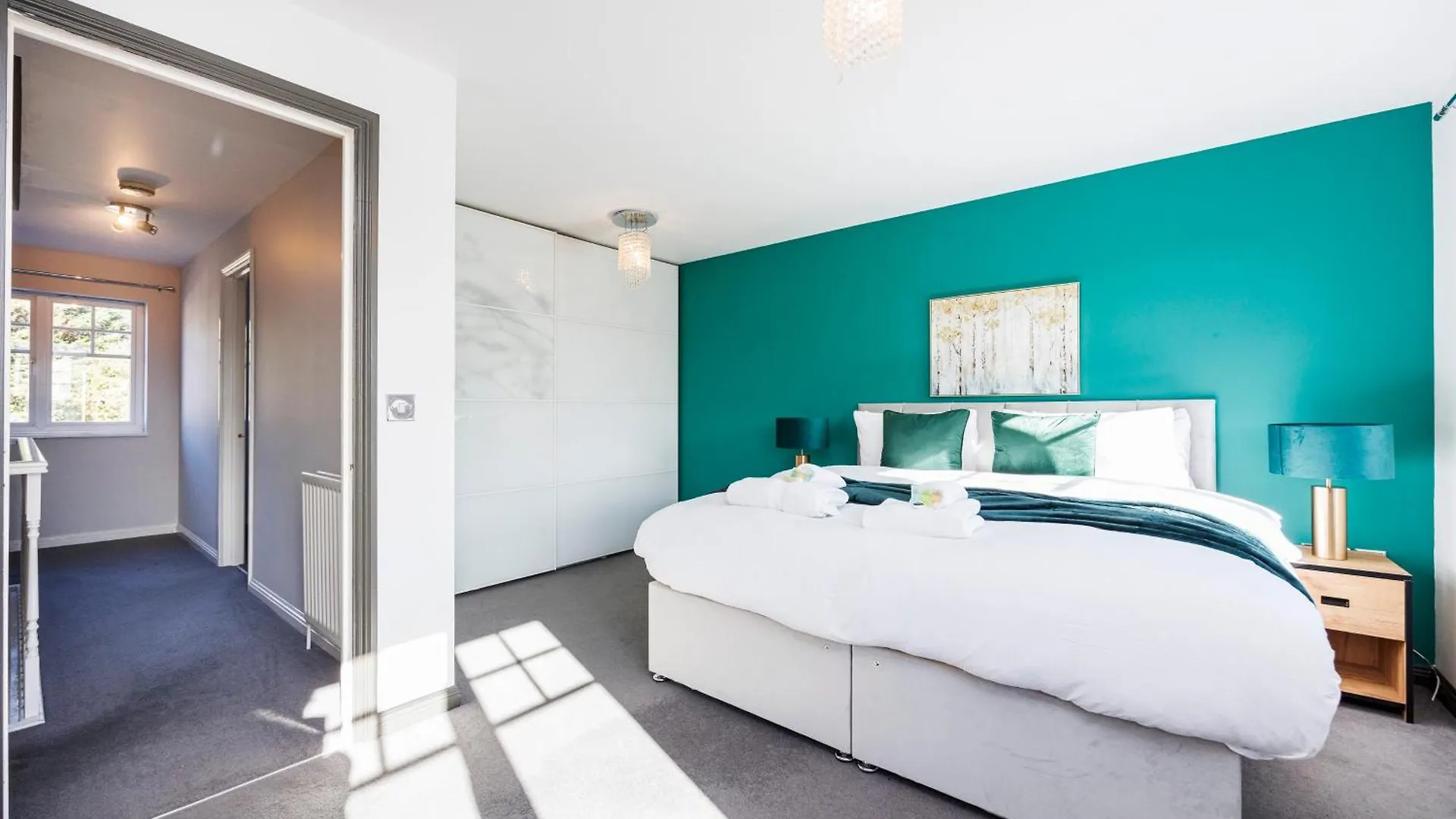4 Bed Townhouse In Uxbridge Ideal For Families Or Contractors By Av Stays Short Lets Хитроу Дом отдыха