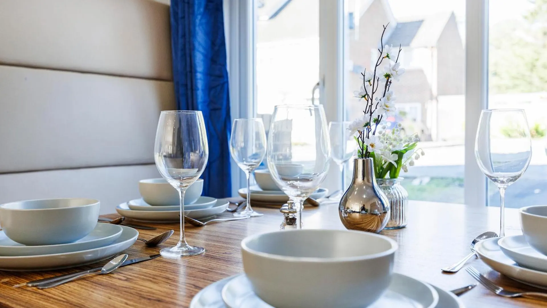 4 Bed Townhouse In Uxbridge Ideal For Families Or Contractors By Av Stays Short Lets Hillingdon